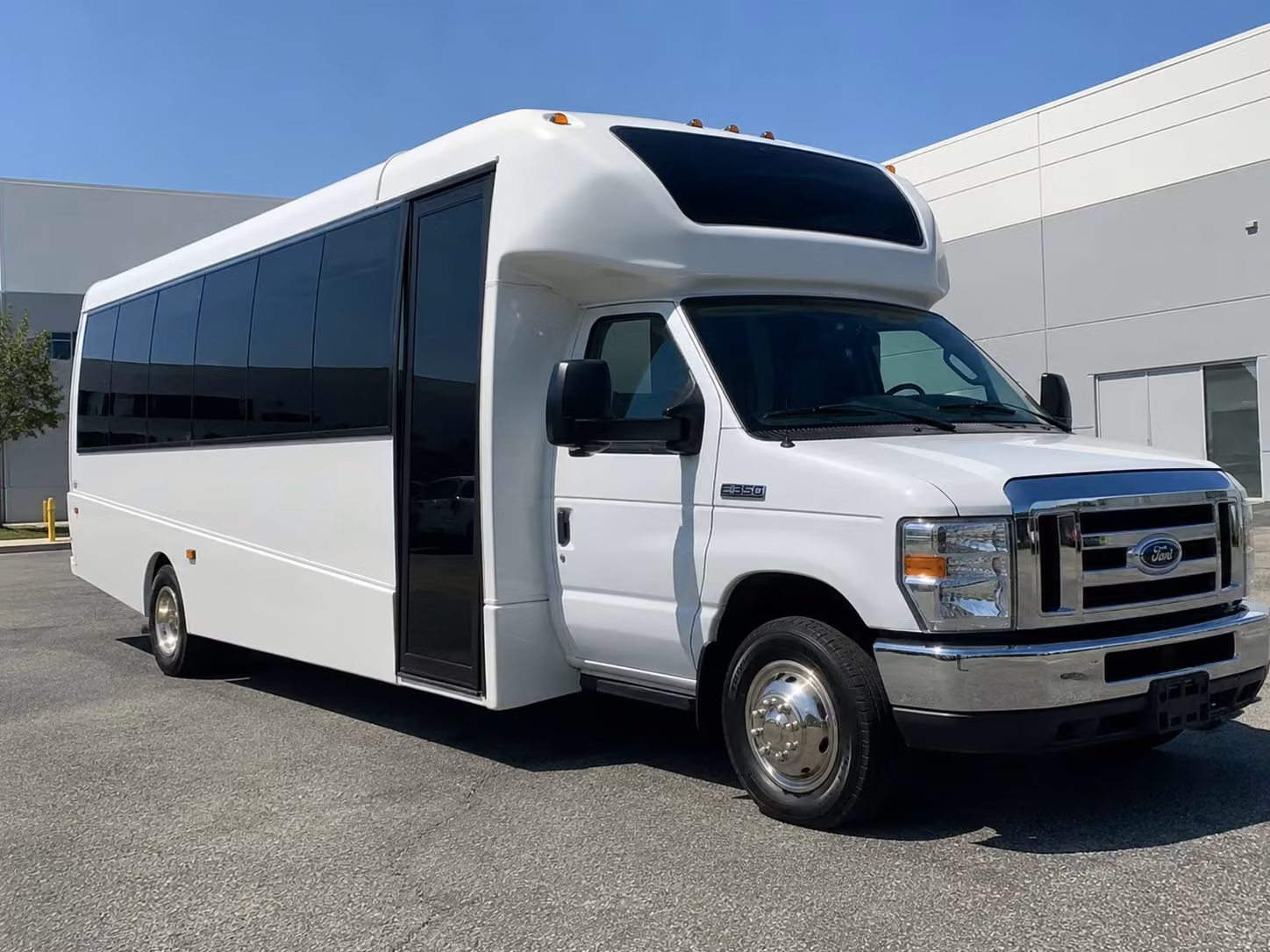 15 passenger minibus