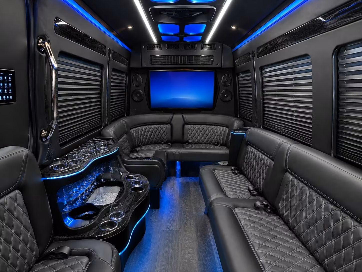 charterbusrentalindependencemo com can help with pre prom and after prom shuttle logistics in independence