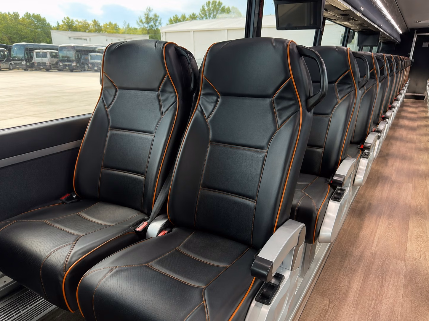 compare minibus rentals for smaller prom groups in independence