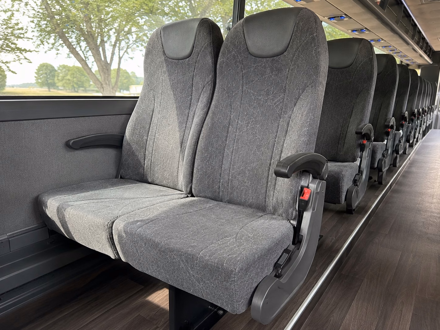 shuttle guests between independence wedding venues without the stress