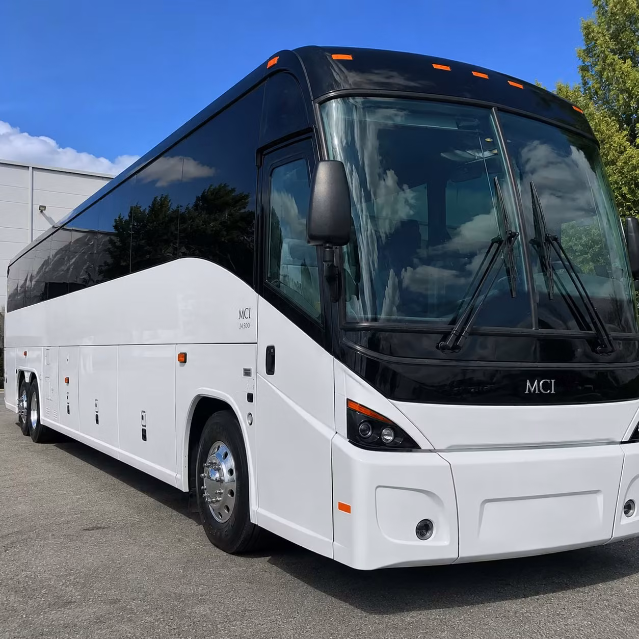 use a group airport shuttle for conventions conferences and events at silverstein eye centers arena